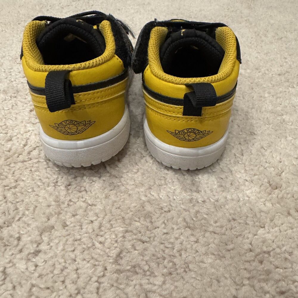 Nike Air Jordan 1 Retro Low TD Toddler Size 10C Black and Gold - Picture 3 of 10